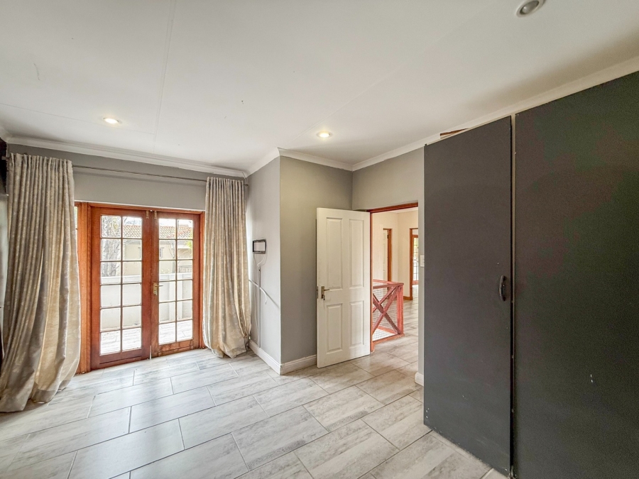 3 Bedroom Property for Sale in WestLake Country Safari Estate North West